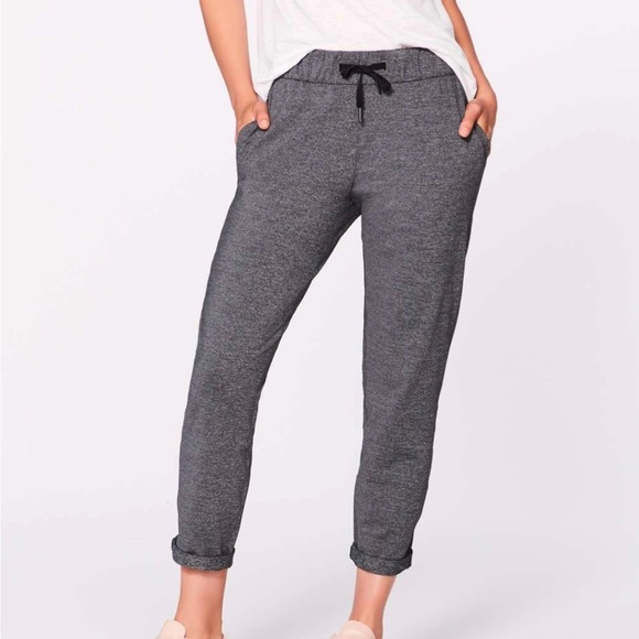 lululemon athletica Pants - Lululemon On The Fly pant heathered gray/black size: 2